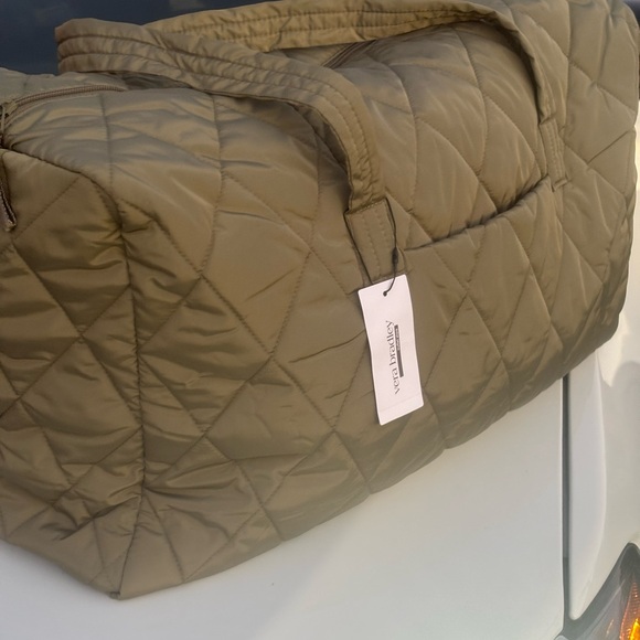 NWT Vera Bradley Quilted Olive Green Large Weekender Bag - Picture 2 of 8